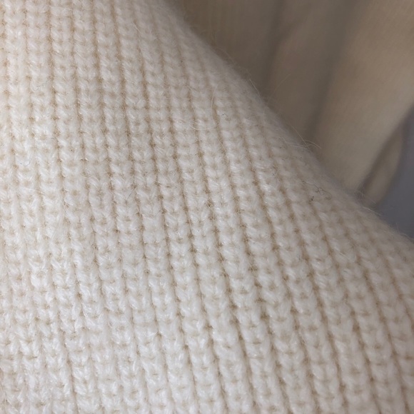 Off-white Mid Turtleneck Sweater - Picture 3 of 3